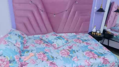 Snapshot of curvybrunnete chatting on December 16, 2025, 12:43 pm curvybrunnete online show from December 16, 2025, 12:43 pm