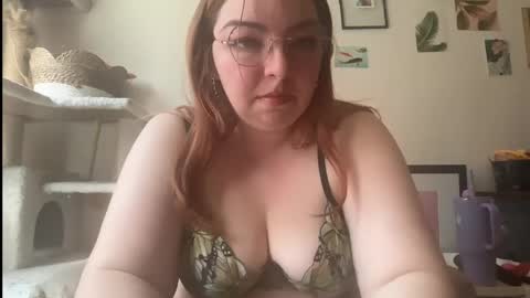 Snapshot of curvycate127 chatting on March 17, 2026, 7:06 pm Cate online show from March 17, 2026, 7:06 pm