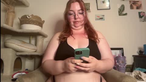 Snapshot of curvycate127 chatting on May 7, 2026, 7:03 am Cate online show from May 7, 2026, 7:03 am
