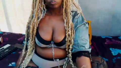 curvydarkfatass online show from July 7, 2026, 12:31 pm