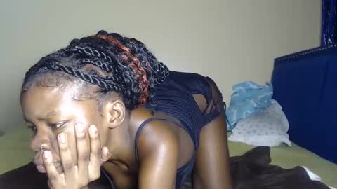 Snapshot of curvyjoan chatting on November 12, 2025, 10:04 am curvyjoan online show from November 12, 2025, 10:04 am