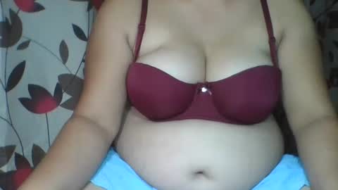 Snapshot of curvyladyxx289 chatting on October 28, 2025, 7:27 pm curvyladyxx289 online show from October 28, 2025, 7:27 pm