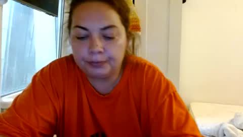Snapshot of curvymomylore chatting on June 29, 2026, 2:39 pm Lore online show from June 29, 2026, 2:39 pm