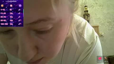 Snapshot of curvywild_lady30 chatting on April 21, 2026, 10:54 am Curvy online show from April 21, 2026, 10:54 am