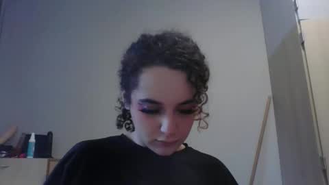 curvyyus online show from February 11, 2026, 12:10 pm