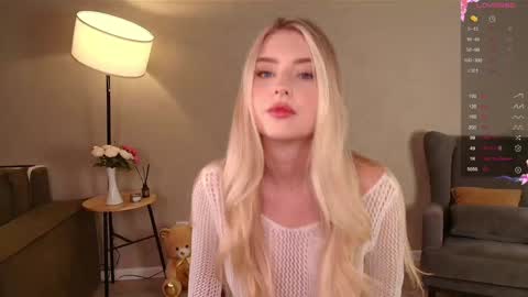 Snapshot of cute18cute chatting on March 19, 2026, 12:53 pm Kira online show from March 19, 2026, 12:53 pm