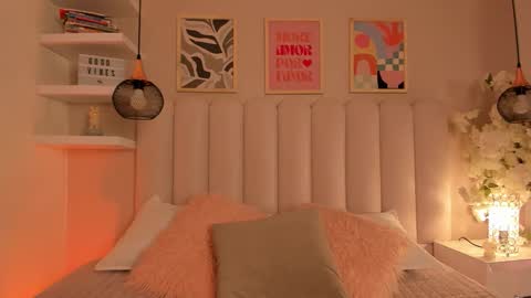 Amber  online show from December 22, 2025, 8:17 pm