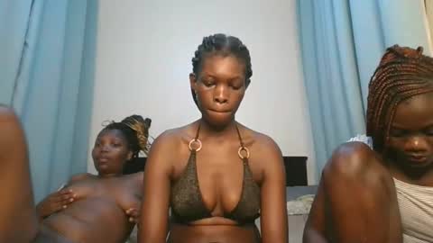 Snapshot of cute_angel11 chatting on November 19, 2025, 9:59 pm angel online show from November 19, 2025, 9:59 pm