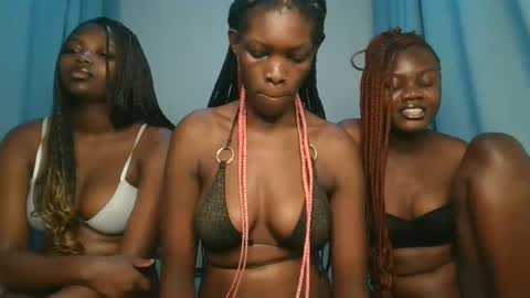 Snapshot of cute_angel11 chatting on December 4, 2025, 9:45 pm angel online show from December 4, 2025, 9:45 pm