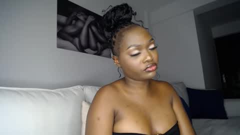 Liya online show from March 3, 2025, 4:24 pm