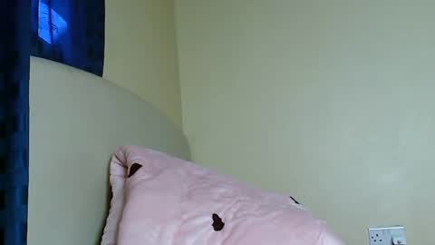 V EE online show from January 21, 2025, 1:00 pm