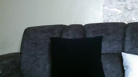 V EE online show from January 23, 2025, 6:17 am