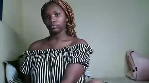 V EE online show from January 30, 2025, 12:48 pm