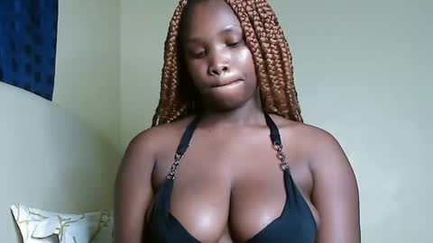 V EE online show from February 18, 2025, 12:17 pm