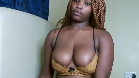 V EE online show from February 21, 2025, 1:44 pm