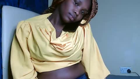 V EE online show from February 24, 2025, 11:21 am