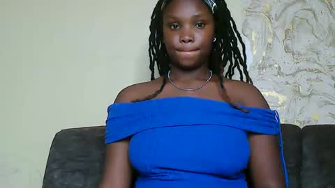 V EE online show from February 28, 2025, 12:20 pm