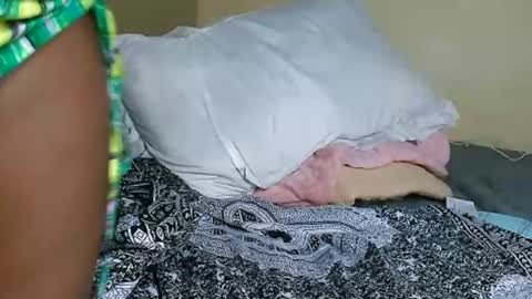 V EE online show from March 5, 2025, 1:06 pm