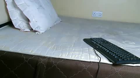 V EE online show from March 7, 2025, 6:46 am