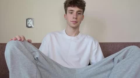 Snapshot of cute_brian chatting on June 7, 2026, 7:56 am Im Brian online show from June 7, 2026, 7:56 am