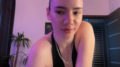 Snapshot of cute_bubbles chatting on May 17, 2026, 4:03 pm cute_bubbles online show from May 17, 2026, 4:03 pm
