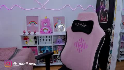 Snapshot of cute_dani__ chatting on January 24, 2025, 12:52 pm Dani online show from January 24, 2025, 12:52 pm