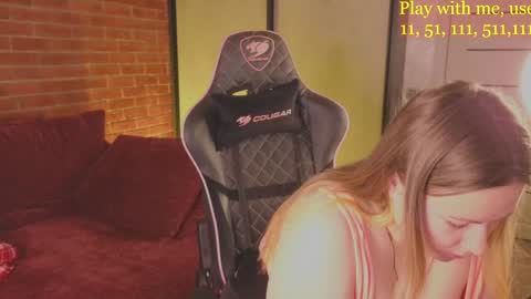 Snapshot of cute_darina chatting on December 22, 2024, 11:44 am Everyday stream in the same time online show from December 22, 2024, 11:44 am