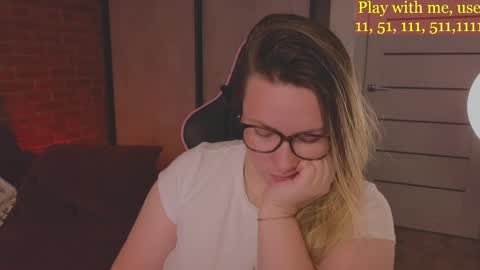 Snapshot of cute_darina chatting on February 12, 2025, 5:05 am Everyday stream in the same time online show from February 12, 2025, 5:05 am