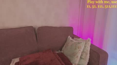 Snapshot of cute_darina chatting on September 19, 2025, 5:42 am Everyday stream in the same time online show from September 19, 2025, 5:42 am