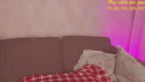 Snapshot of cute_darina chatting on September 27, 2025, 1:32 am Everyday stream in the same time online show from September 27, 2025, 1:32 am