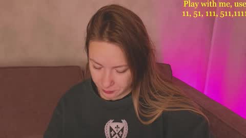 Snapshot of cute_darina chatting on October 4, 2025, 1:25 am Everyday stream in the same time online show from October 4, 2025, 1:25 am