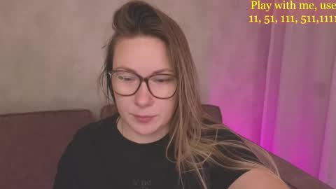 Snapshot of cute_darina chatting on November 4, 2025, 4:55 am Everyday stream in the same time online show from November 4, 2025, 4:55 am
