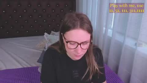 Snapshot of cute_darina chatting on June 15, 2026, 1:30 am Everyday stream in the same time online show from June 15, 2026, 1:30 am
