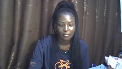 Snapshot of cute_emmy1 chatting on November 1, 2025, 2:08 pm cute_emmy1 online show from November 1, 2025, 2:08 pm
