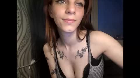 cute_foxis online show from May 13, 2026, 12:19 am