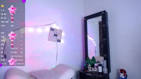 Snapshot of cute_horny12 chatting on November 13, 2025, 4:33 am Cute horny1 online show from November 13, 2025, 4:33 am