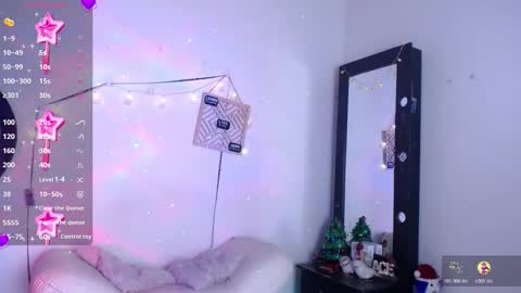 Snapshot of cute_horny12 chatting on November 18, 2025, 1:55 am Cute horny1 online show from November 18, 2025, 1:55 am