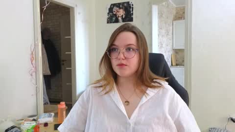 Snapshot of cute_junk chatting on February 28, 2025, 5:48 am Kite and Jack online show from February 28, 2025, 5:48 am