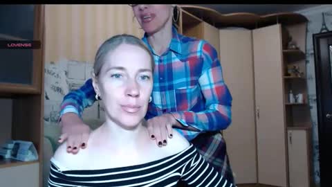 cute_lion_ online show from November 2, 2025, 12:07 pm