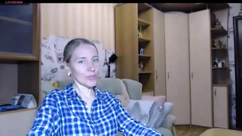 cute_lion_ online show from November 14, 2025, 11:24 pm