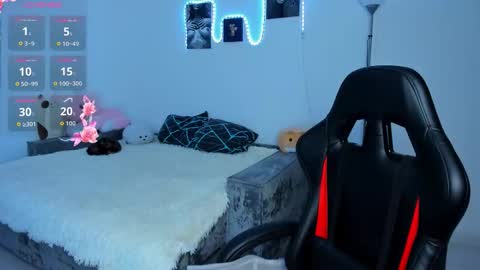 Emily online show from November 4, 2025, 4:00 am