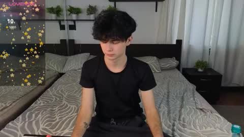 Snapshot of cute_mikex chatting on October 20, 2025, 2:45 am Mike online show from October 20, 2025, 2:45 am