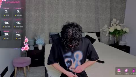 Snapshot of cute_mikex chatting on November 28, 2025, 8:00 pm Mike online show from November 28, 2025, 8:00 pm