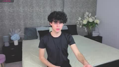 Snapshot of cute_mikex chatting on December 4, 2025, 5:32 pm Mike online show from December 4, 2025, 5:32 pm