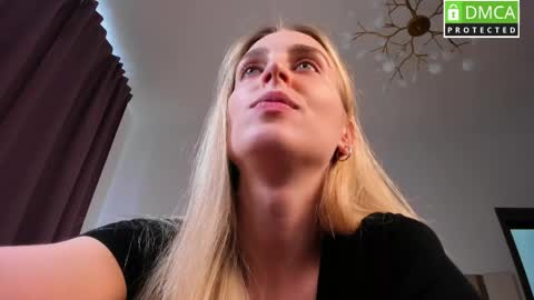 Milana online show from June 3, 2026, 2:33 pm