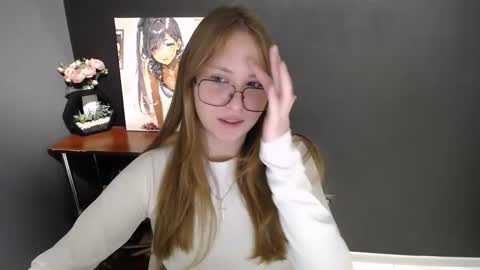 Snapshot of cute_minx chatting on November 17, 2025, 7:36 am Veronica online show from November 17, 2025, 7:36 am