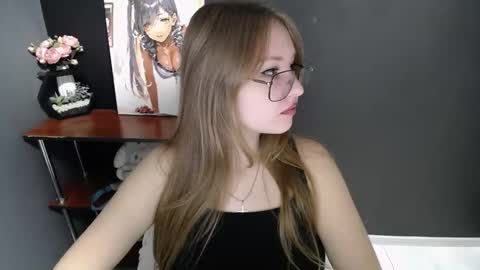 Snapshot of cute_minx chatting on December 4, 2025, 7:39 am Veronica online show from December 4, 2025, 7:39 am