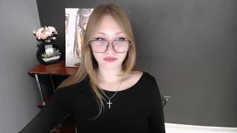 Veronica online show from December 17, 2025, 7:14 am