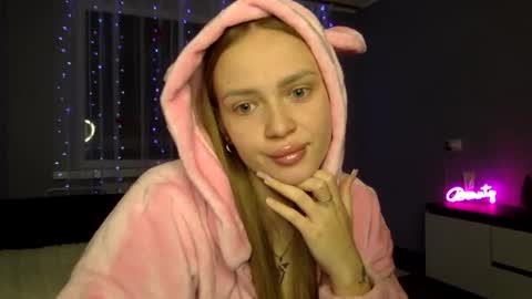 cute_shy06 online show from December 17, 2025, 8:59 pm