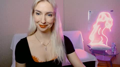 cute_smile_shy online show from November 25, 2025, 9:26 pm